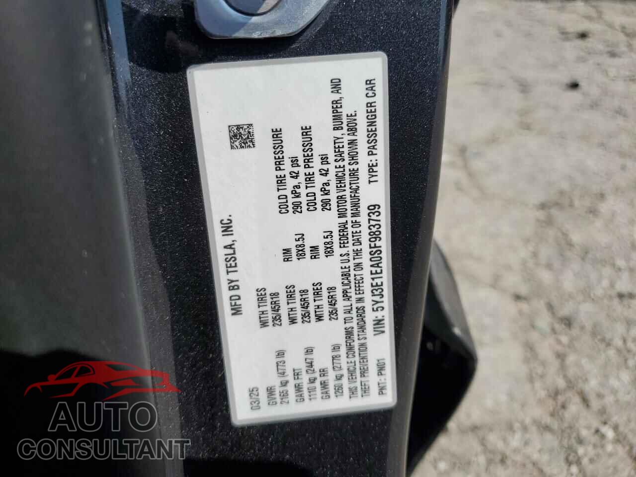 TESLA MODEL 3 2025 - 5YJ3E1EA0SF983739