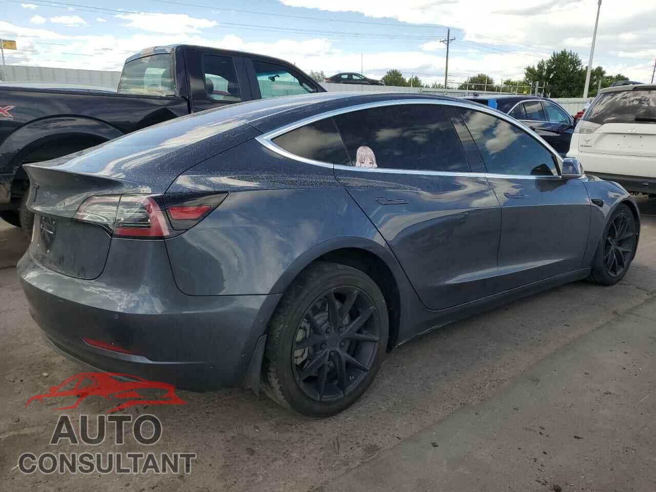 TESLA MODEL 3 2018 - 5YJ3E1EA9JF028159
