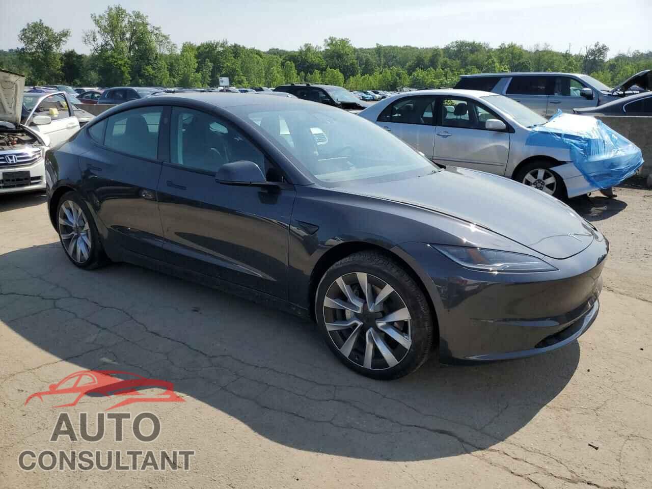 TESLA MODEL 3 2024 - 5YJ3E1EA0RF735193