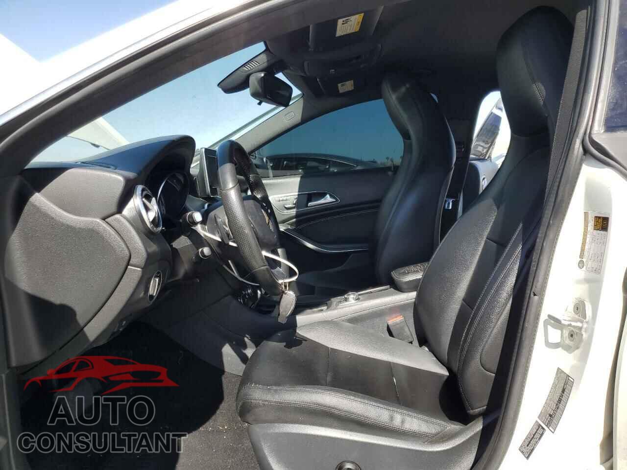 MERCEDES-BENZ CLA-CLASS 2015 - WDDSJ4EB5FN211672