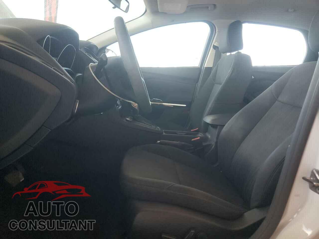 FORD FOCUS 2015 - 1FADP3K22FL382011