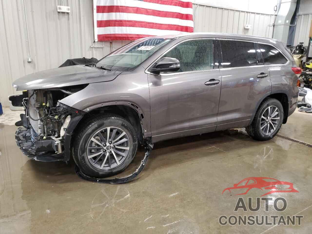 TOYOTA HIGHLANDER 2018 - 5TDJZRFH5JS548313