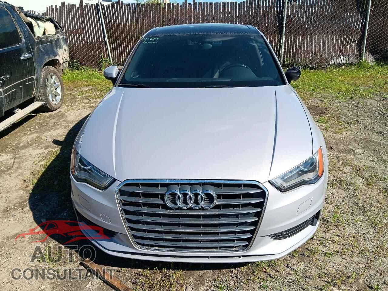 AUDI A3 2015 - WAUBFGFF9F1070544