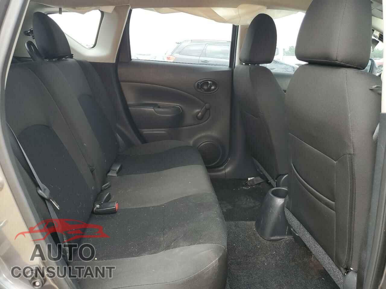 NISSAN VERSA 2017 - 3N1CE2CP3HL379483