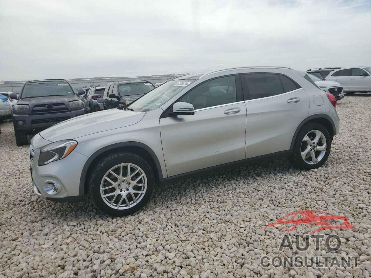 MERCEDES-BENZ GLA-CLASS 2018 - WDCTG4GBXJJ440482