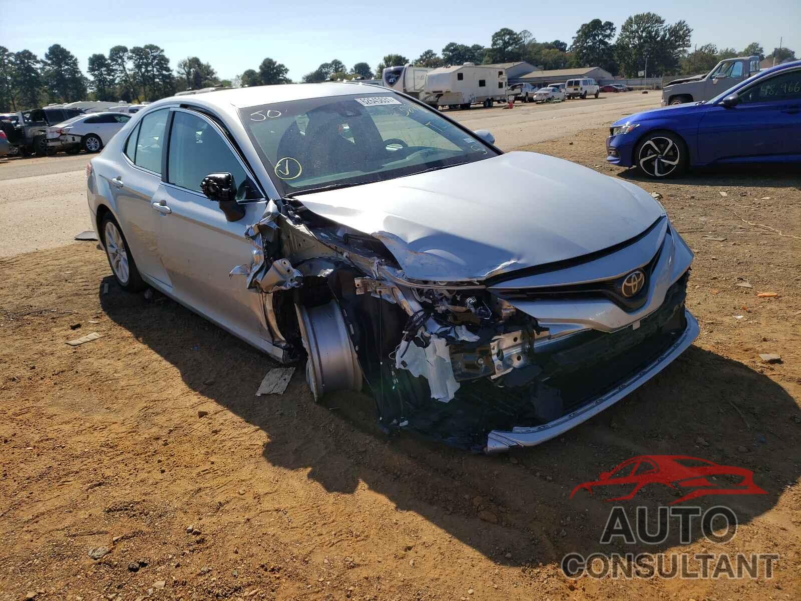 TOYOTA CAMRY 2018 - 4T1B11HK5JU623220