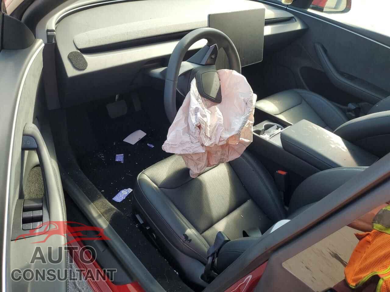 TESLA MODEL 3 2024 - 5YJ3E1EB3RF813877
