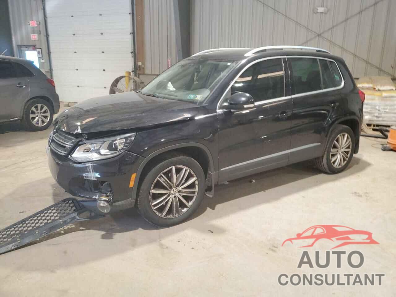 VOLKSWAGEN TIGUAN 2016 - WVGBV7AX7GW588206