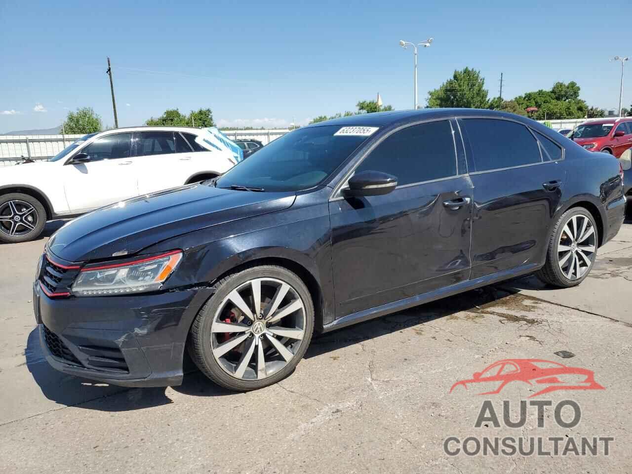 VOLKSWAGEN PASSAT 2018 - 1VWJM7A3XJC038262