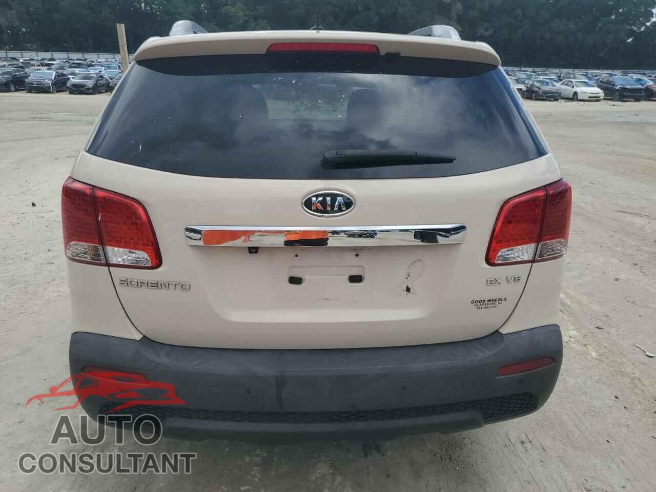KIA SORENTO 2011 - 5XYKUDA27BG059063