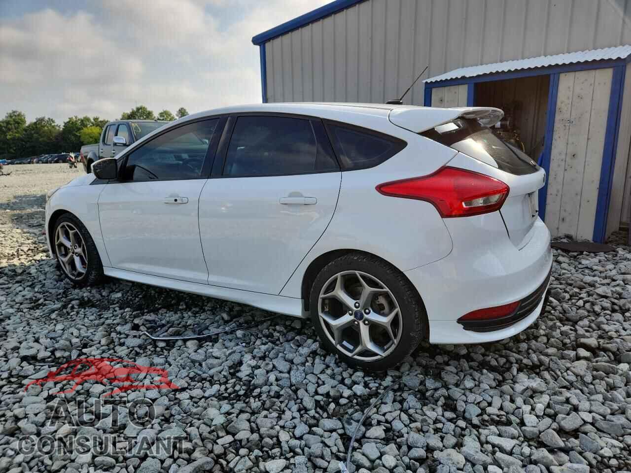 FORD FOCUS 2017 - 1FADP3L94HL208147