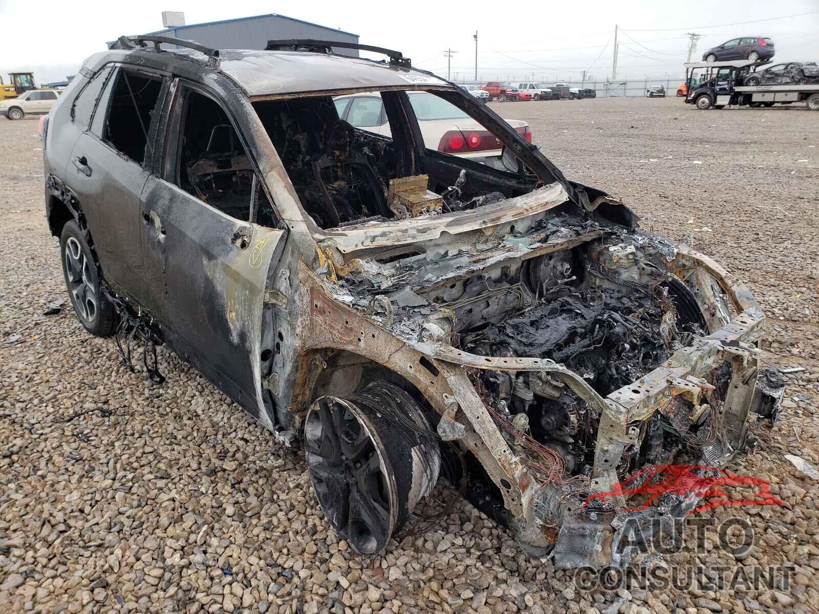 TOYOTA RAV4 2020 - 2T3J1RFV1LC121856