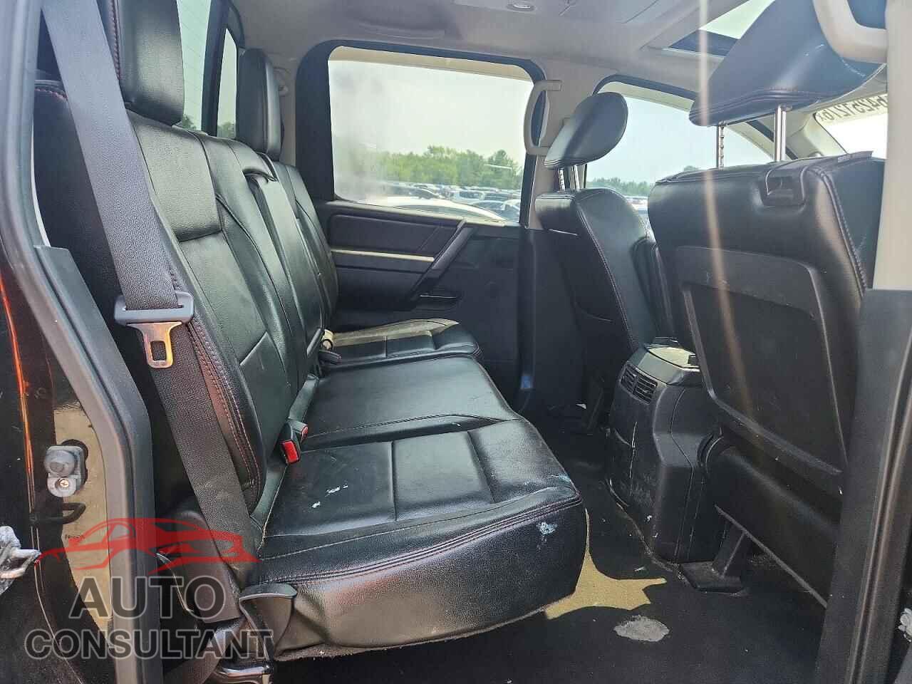 NISSAN TITAN 2012 - 1N6AA0EC8CN310552