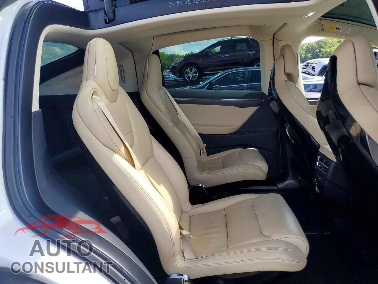 TESLA MODEL X 2016 - 5YJXCBE21GF016554