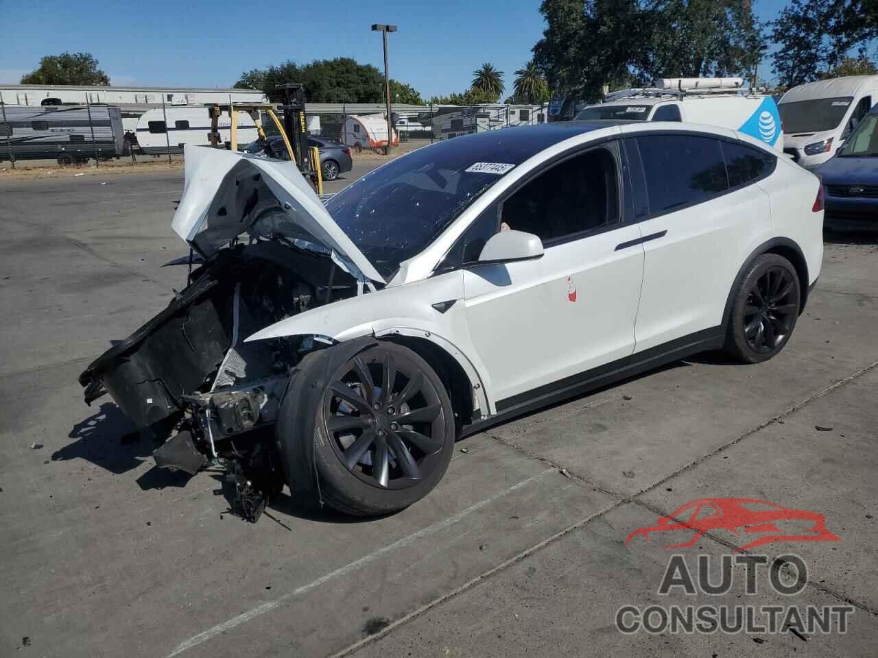 TESLA MODEL X 2018 - 5YJXCAE28JF140113