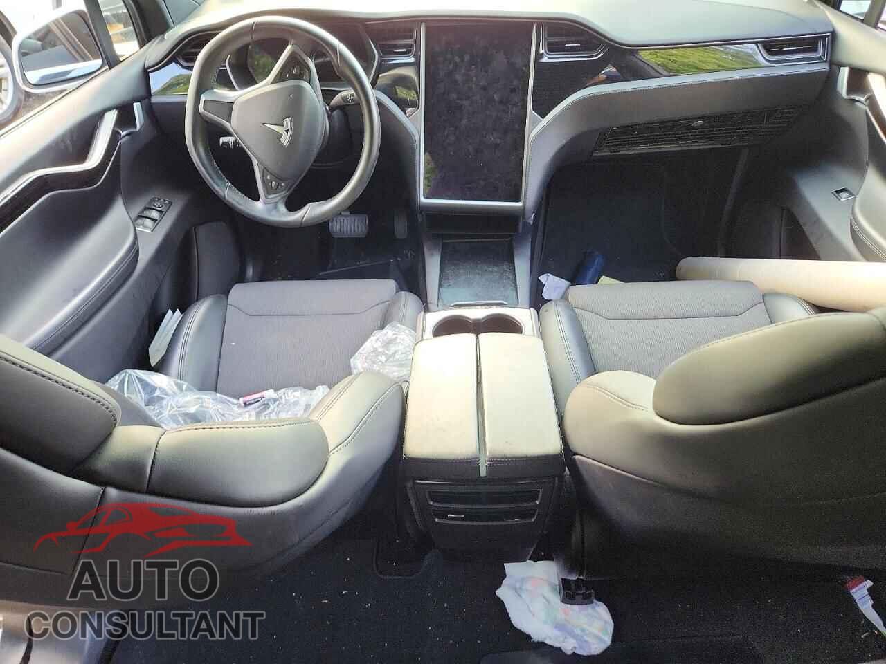TESLA MODEL X 2018 - 5YJXCAE22JF101260