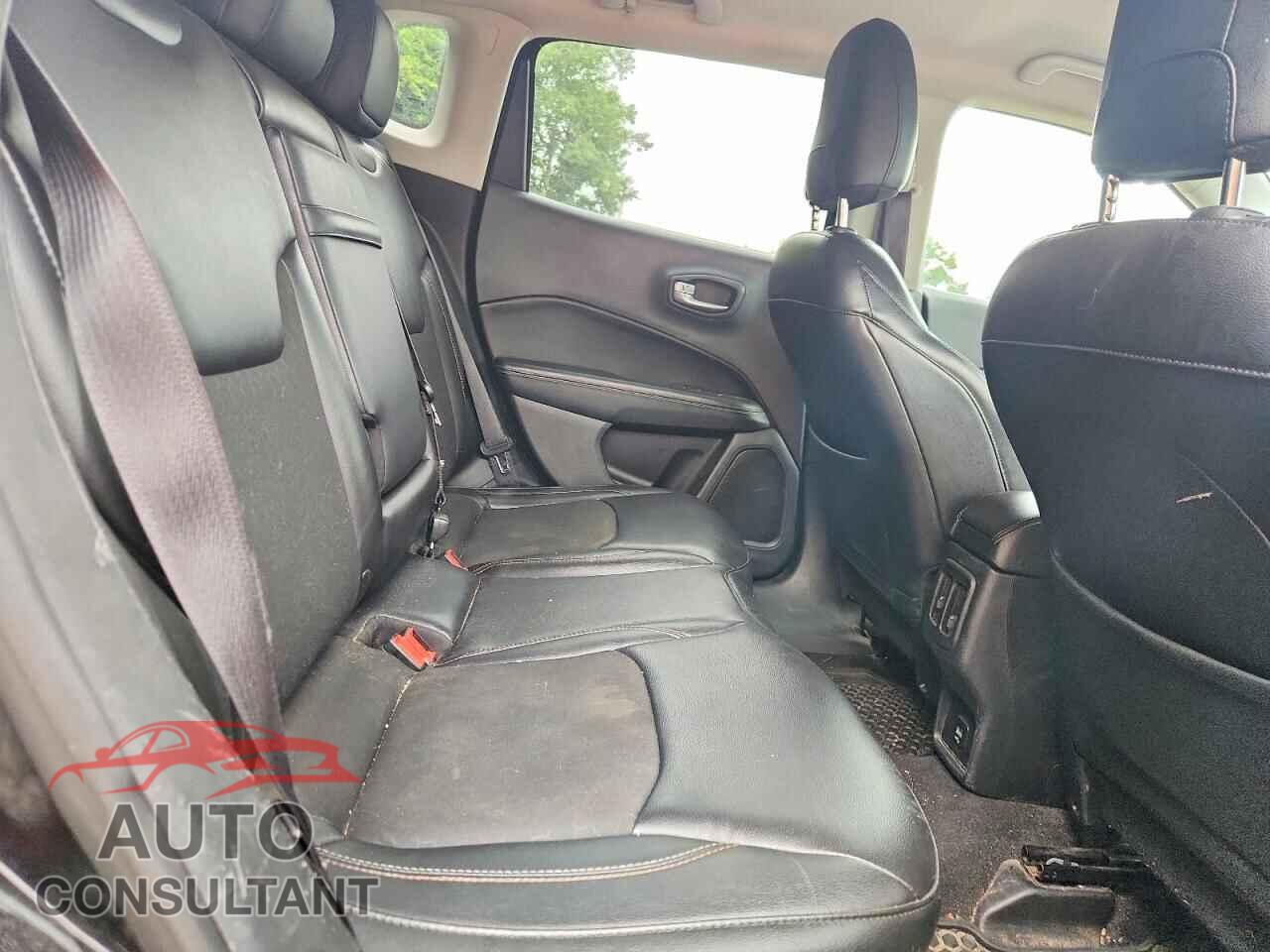 JEEP COMPASS 2018 - 3C4NJDBB5JT307984