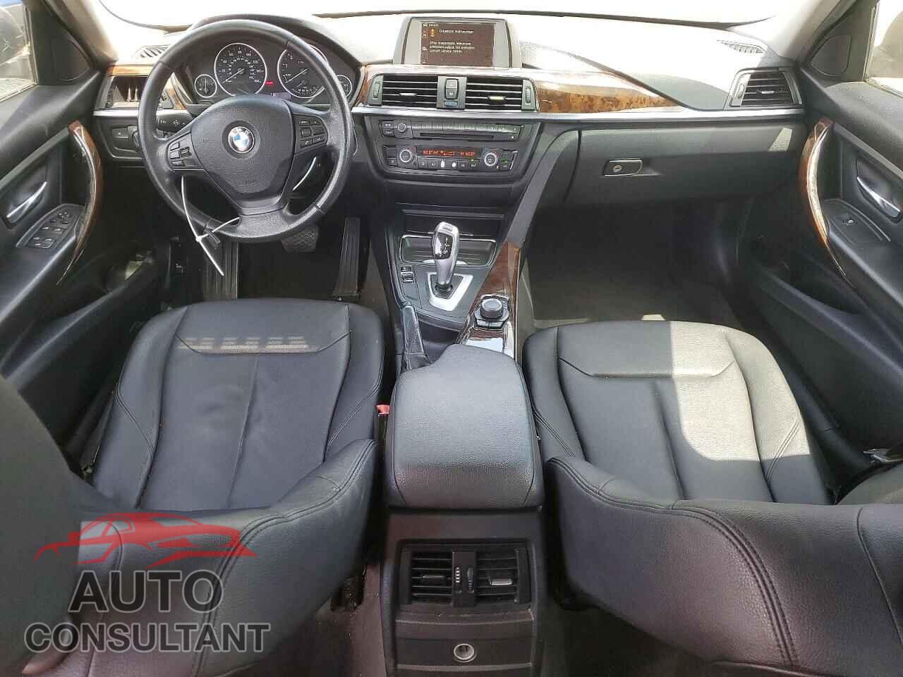 BMW 3 SERIES 2013 - WBA3C1C55DF443276