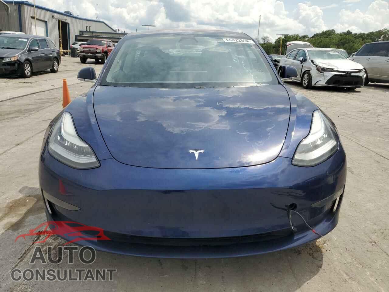 TESLA MODEL 3 2018 - 5YJ3E1EB8JF105323