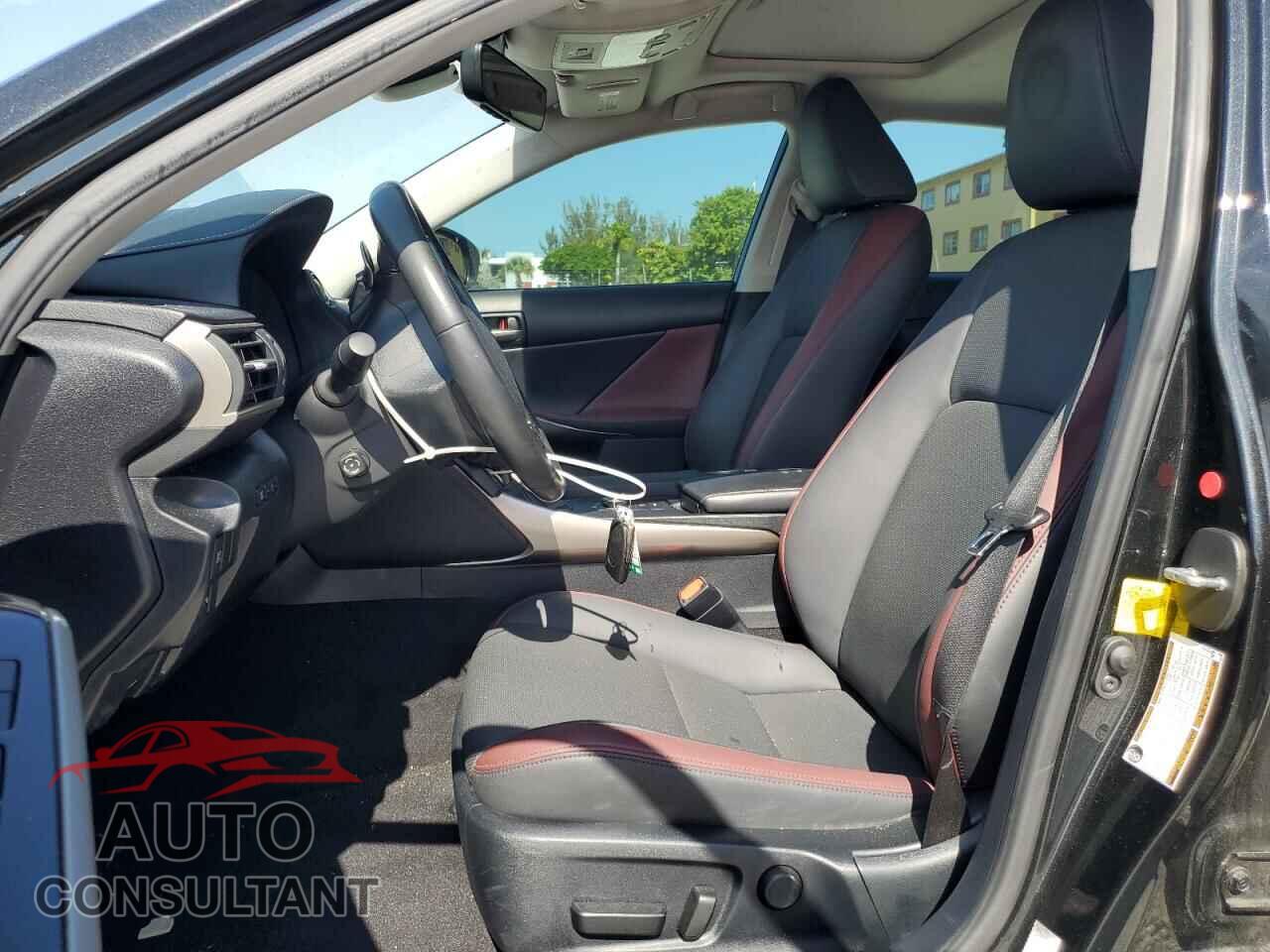 LEXUS IS 2019 - JTHBA1D21K5090948