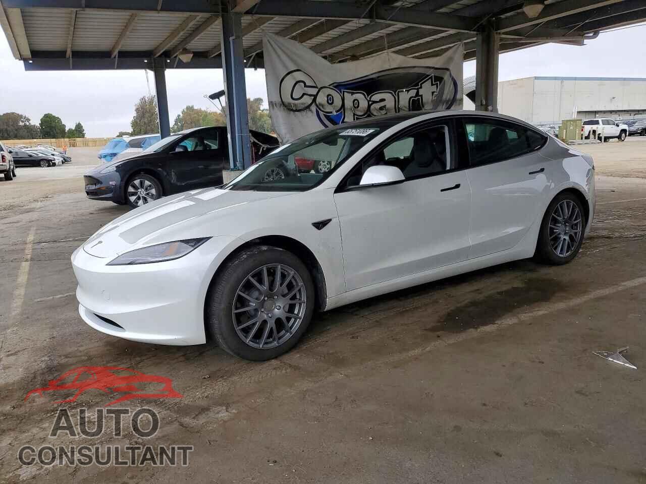 TESLA MODEL 3 2025 - 5YJ3E1EA8SF123121