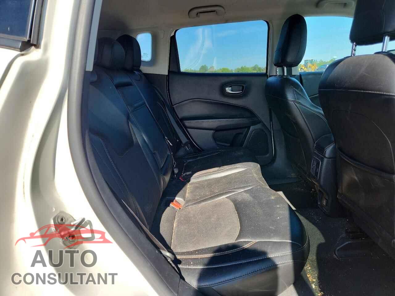 JEEP COMPASS 2018 - 3C4NJDBB0JT401996