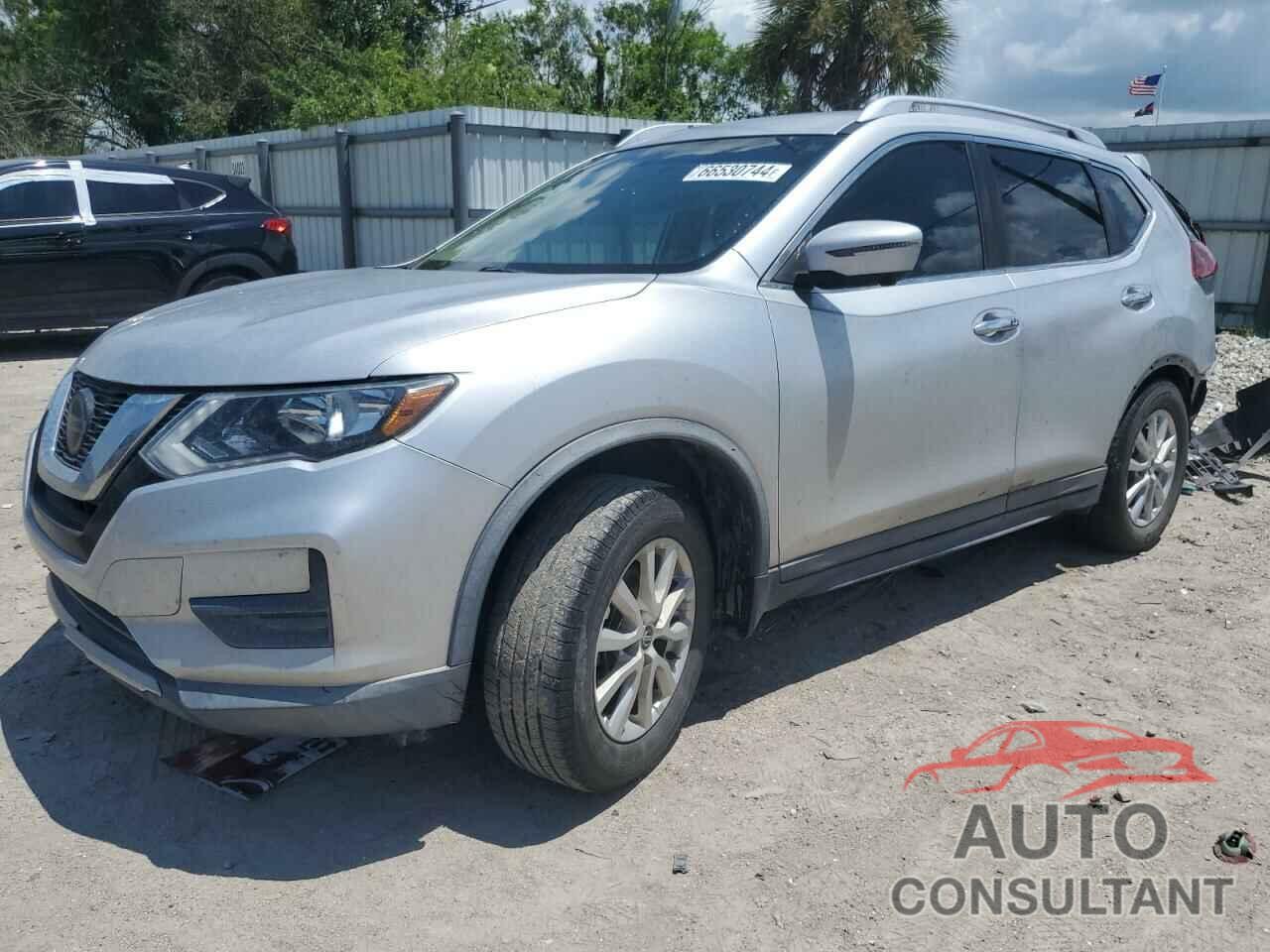 NISSAN ROGUE 2018 - KNMAT2MTXJP529900