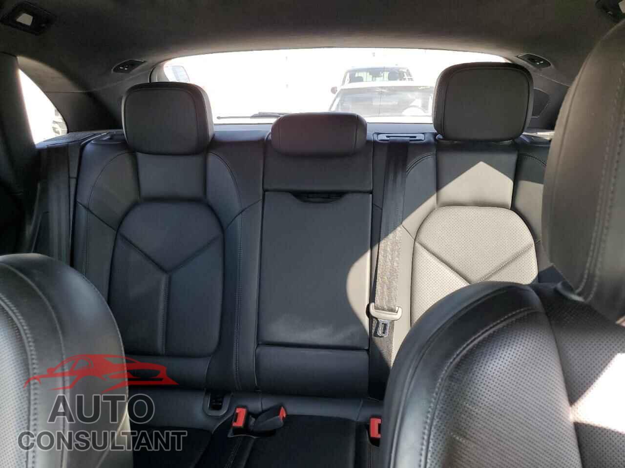 PORSCHE MACAN 2015 - WP1AF2A5XFLB94079