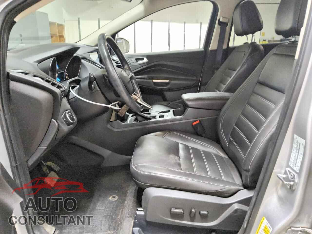 FORD ESCAPE 2017 - 1FMCU9J90HUB77280