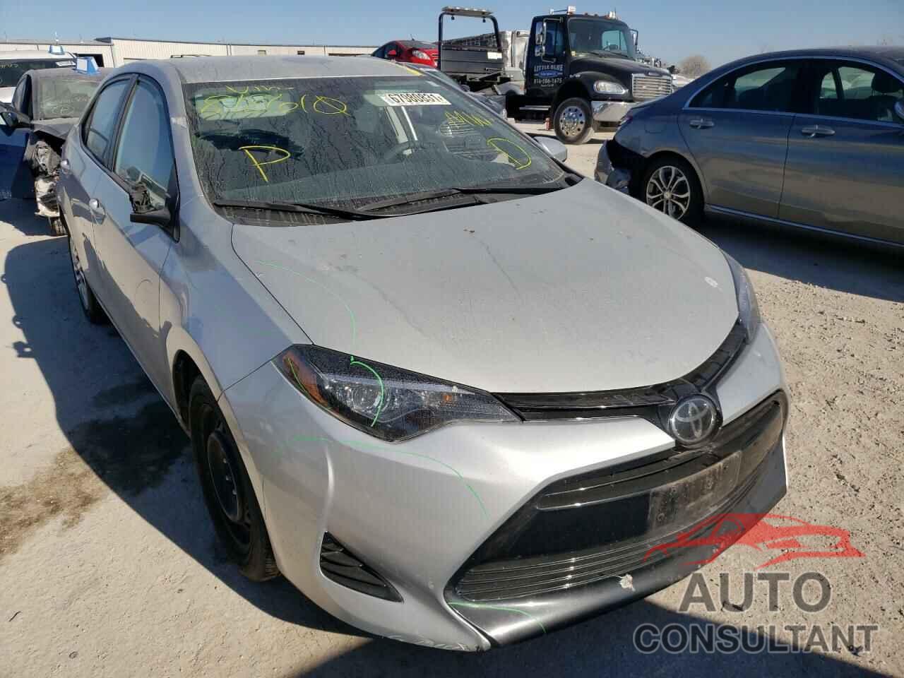 TOYOTA COROLLA 2018 - 5YFBURHE5JP818610