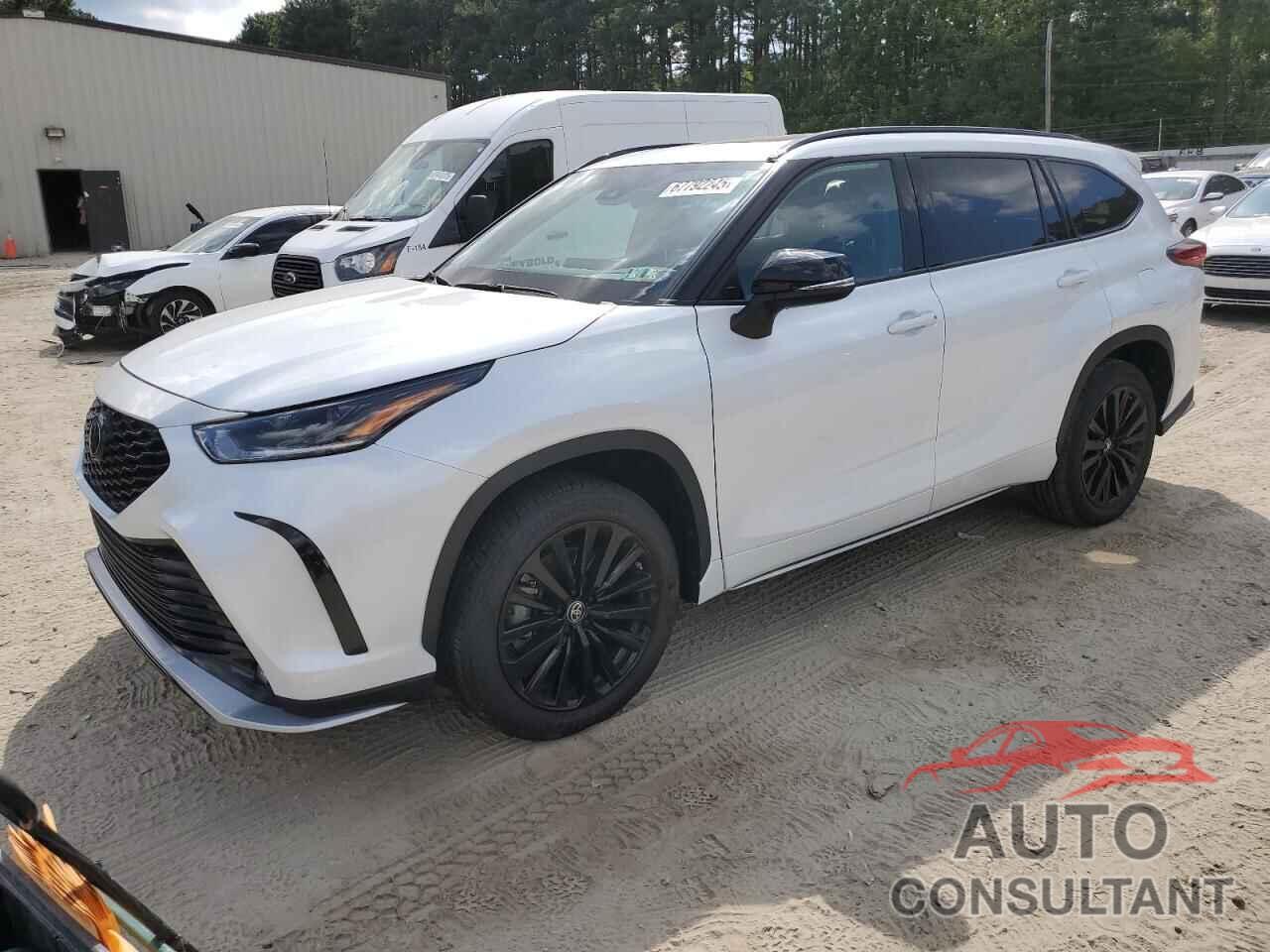 TOYOTA HIGHLANDER 2023 - 5TDKDRBH9PS512156