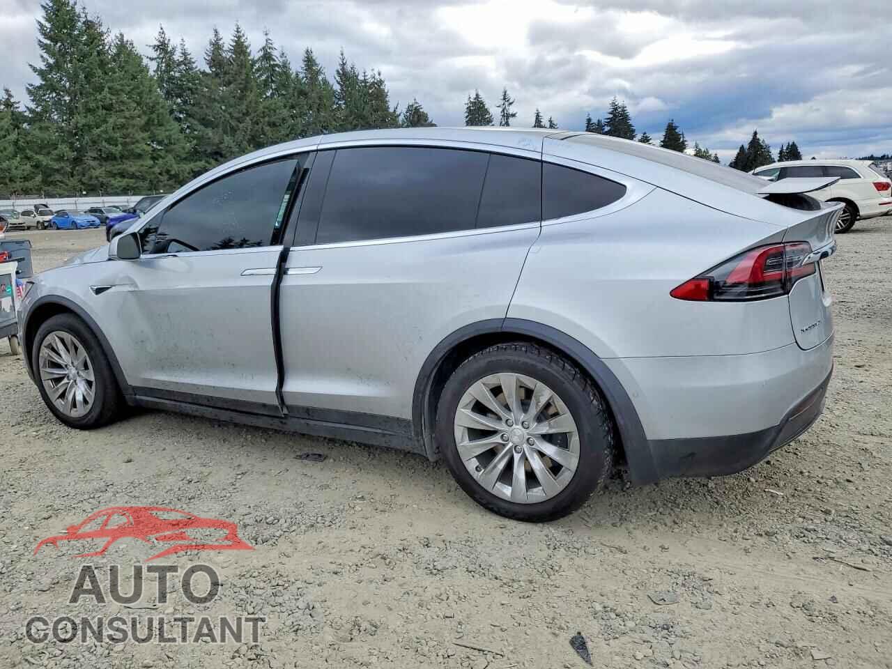 TESLA MODEL X 2017 - 5YJXCBE25HF050482