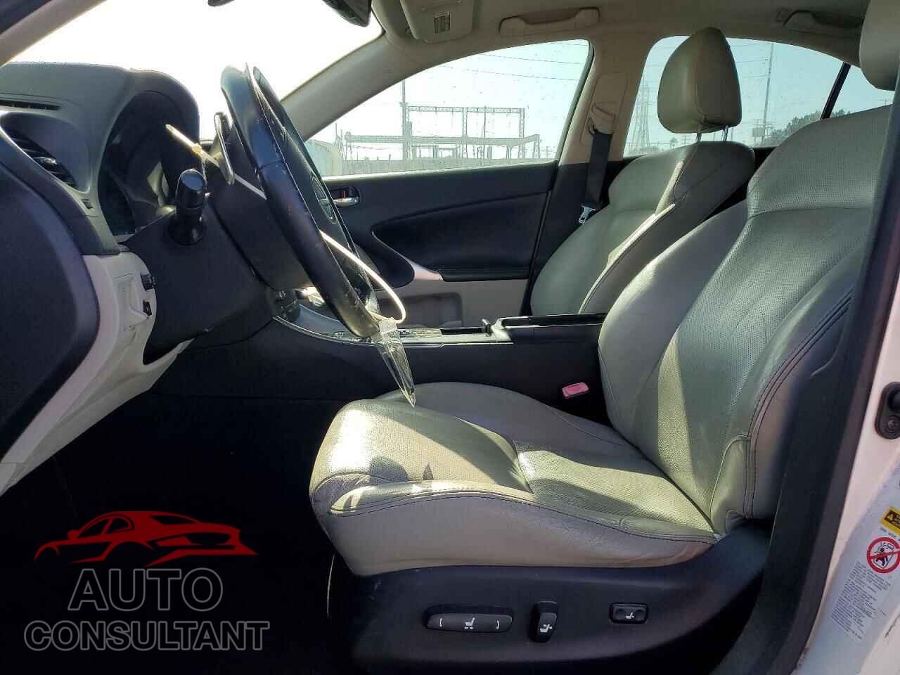 LEXUS IS 2009 - JTHBK262X95105327