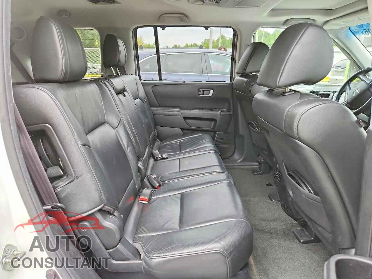 HONDA PILOT 2015 - 5FNYF4H97FB048956