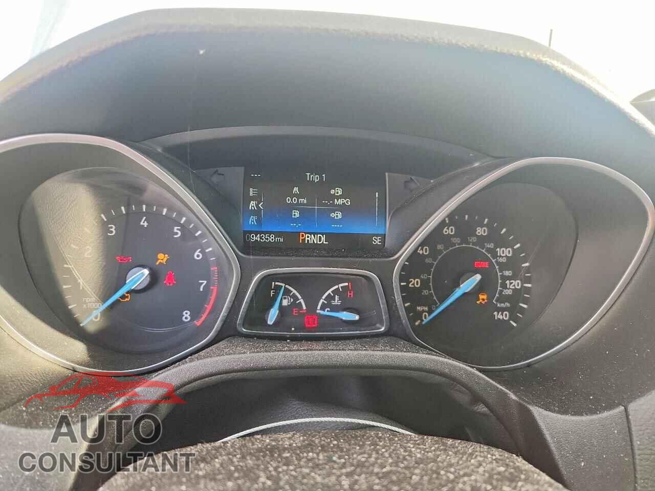 FORD FOCUS 2015 - 1FADP3F2XFL329101