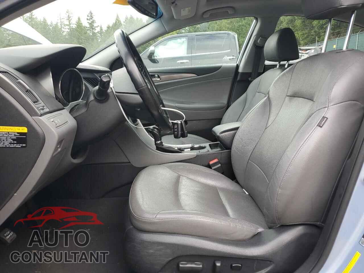 HYUNDAI SONATA 2013 - KMHEC4A43DA069475