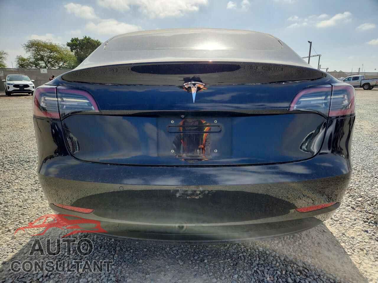 TESLA MODEL 3 2018 - 5YJ3E1EA8JF071214