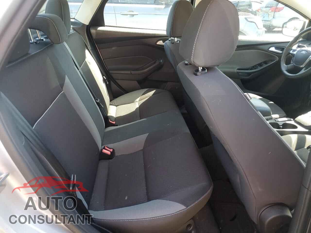 FORD FOCUS 2014 - 1FADP3F26EL358643