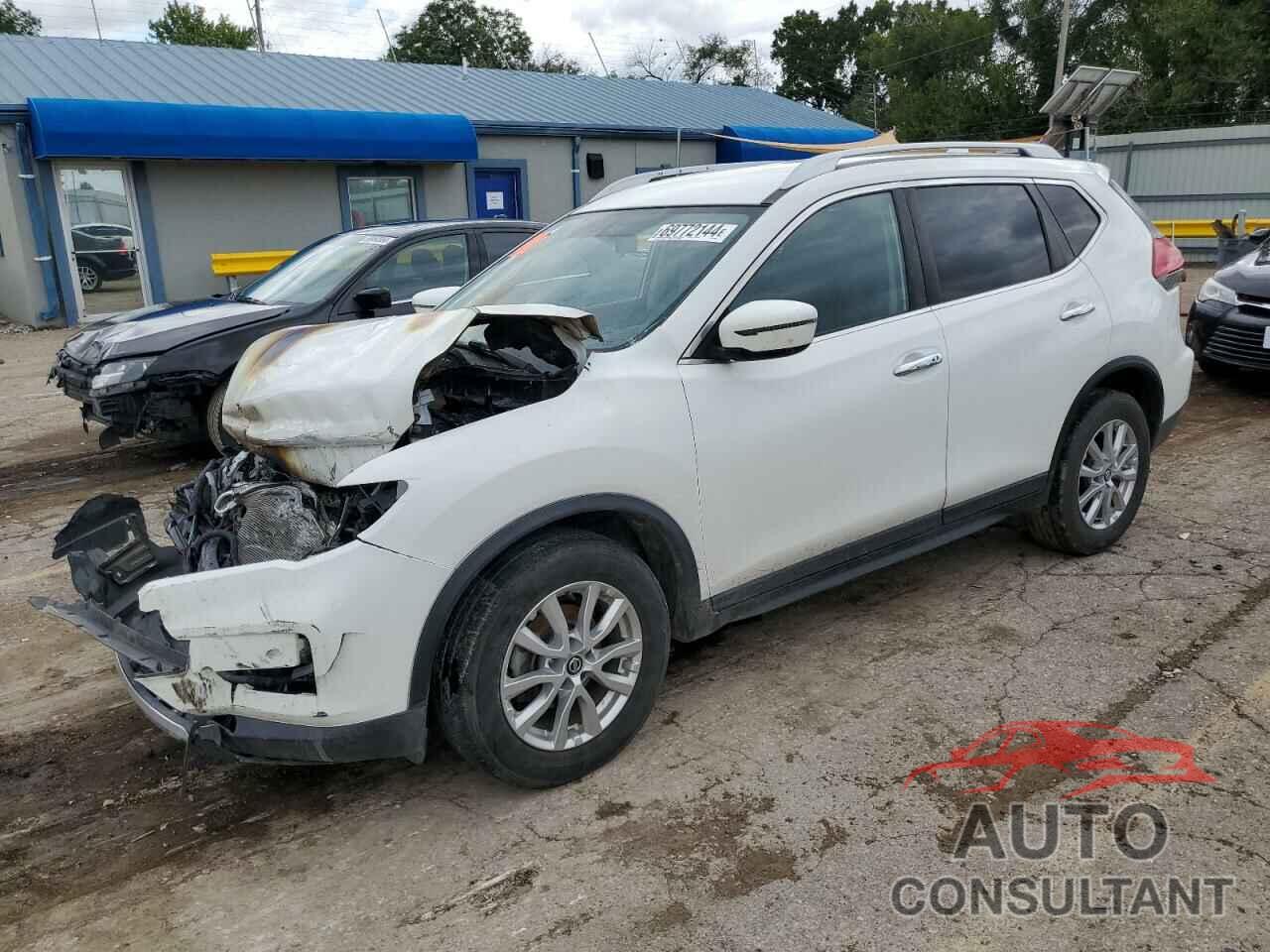 NISSAN ROGUE 2017 - KNMAT2MT2HP545230