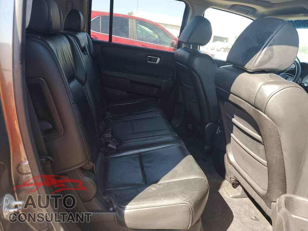 HONDA PILOT 2011 - 5FNYF4H5XBB056525