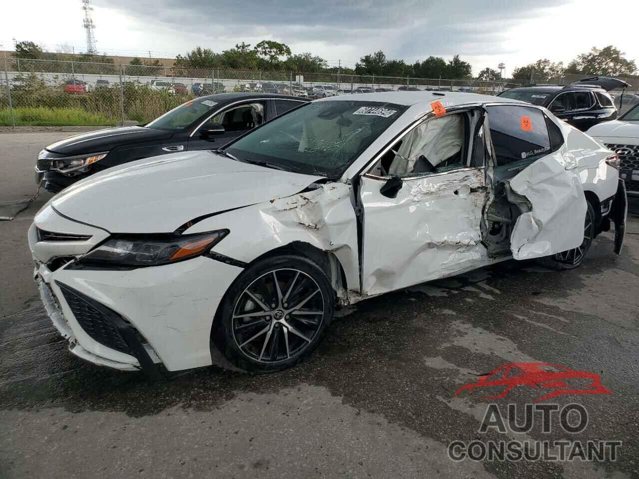 TOYOTA CAMRY 2022 - 4T1G11AK8NU648537