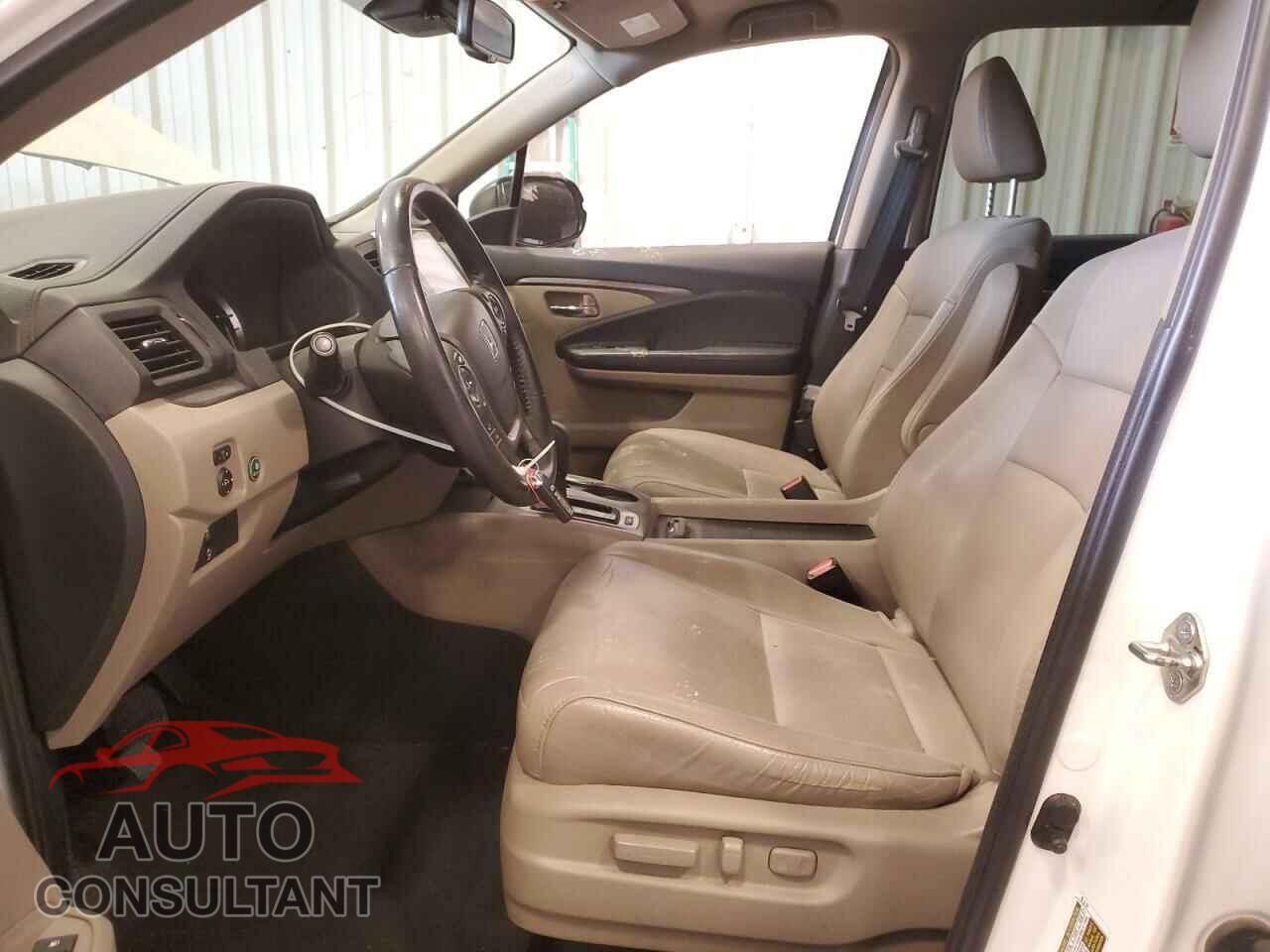 HONDA PILOT 2017 - 5FNYF6H68HB041910