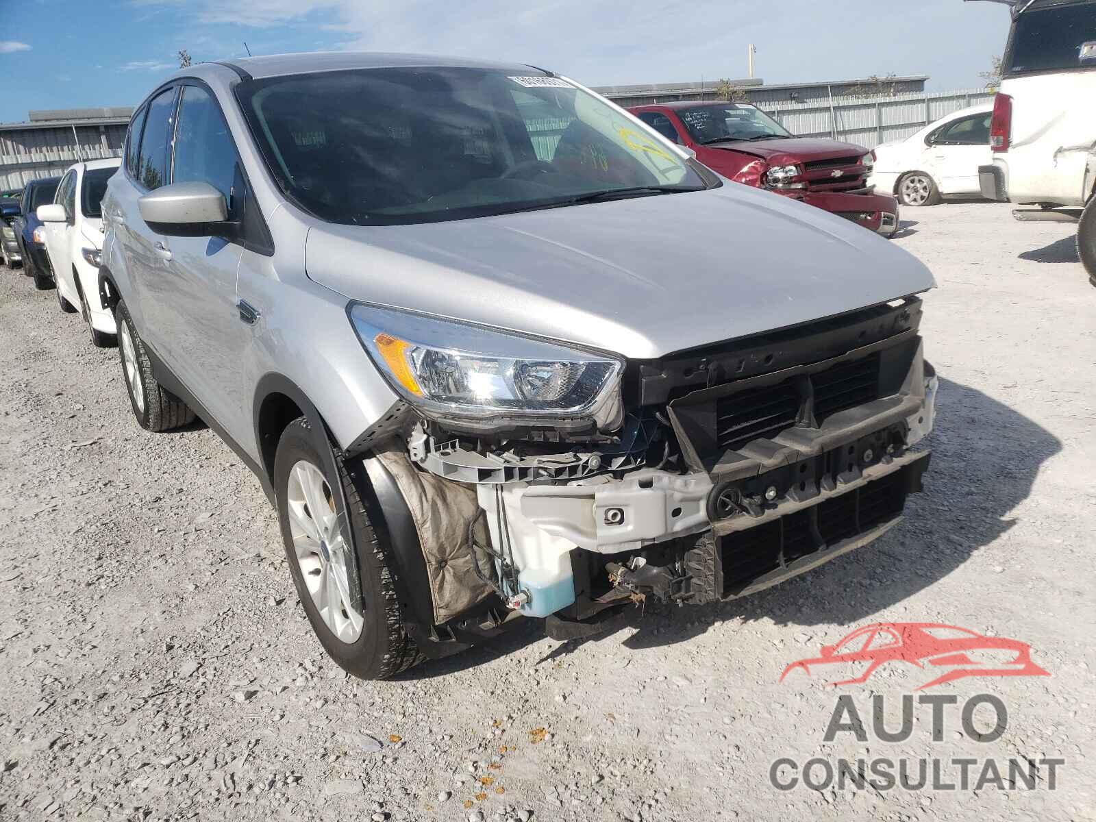 FORD ESCAPE 2017 - 1FMCU0GD5HUE39771