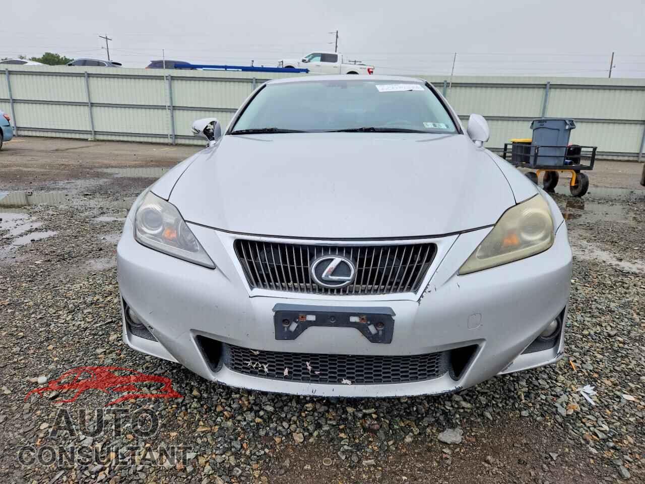 LEXUS IS 2012 - JTHCF5C28C5055033