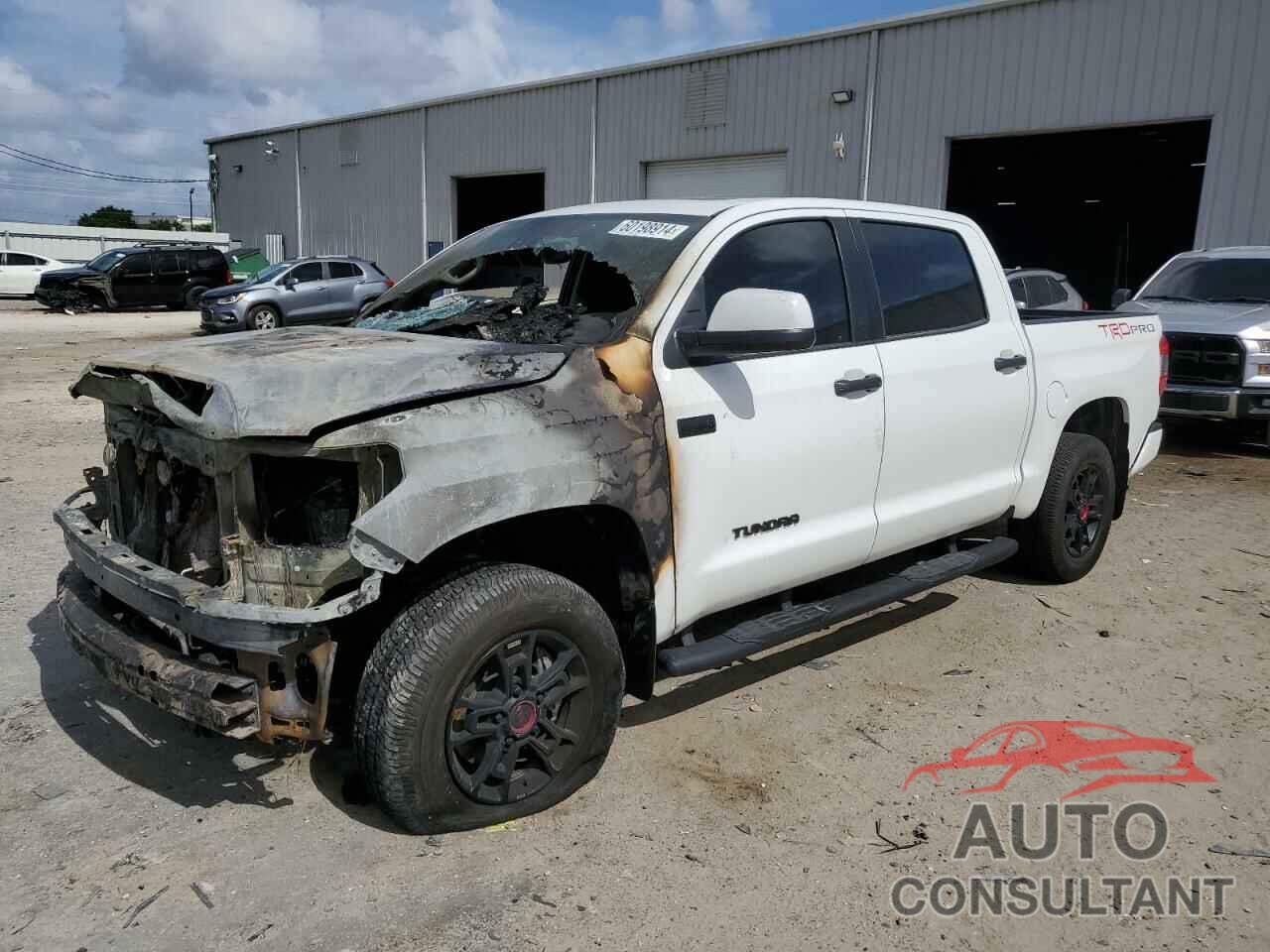 TOYOTA TUNDRA 2020 - 5TFDY5F11LX910839