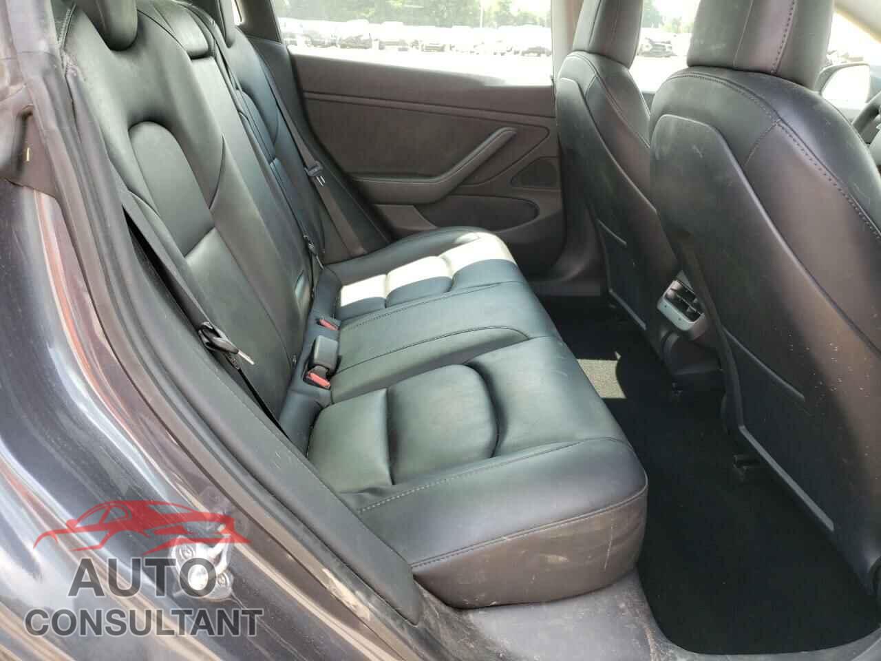 TESLA MODEL 3 2021 - 5YJ3E1EB5MF923838