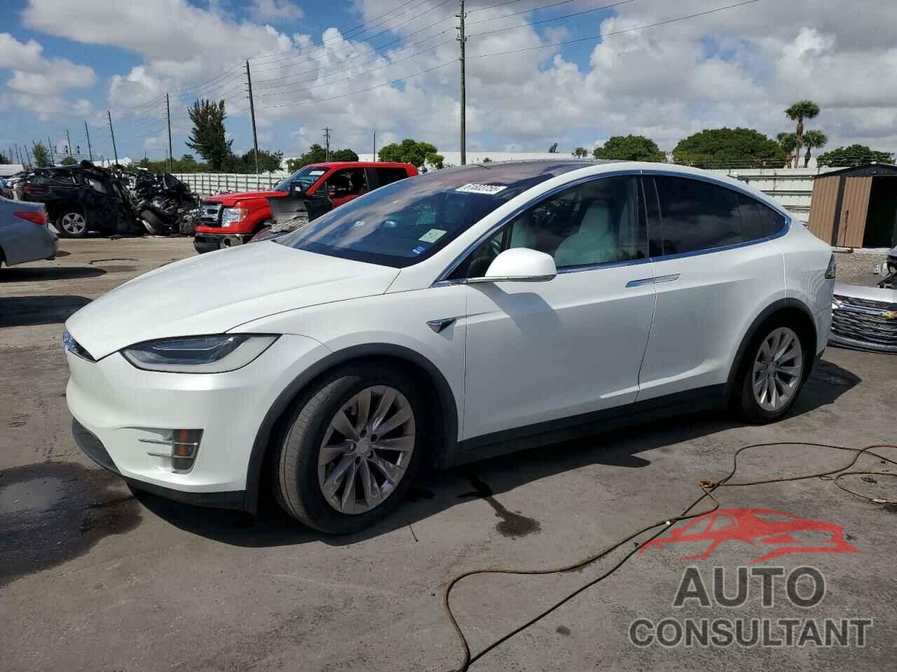 TESLA MODEL X 2018 - 5YJXCBE20JF120878