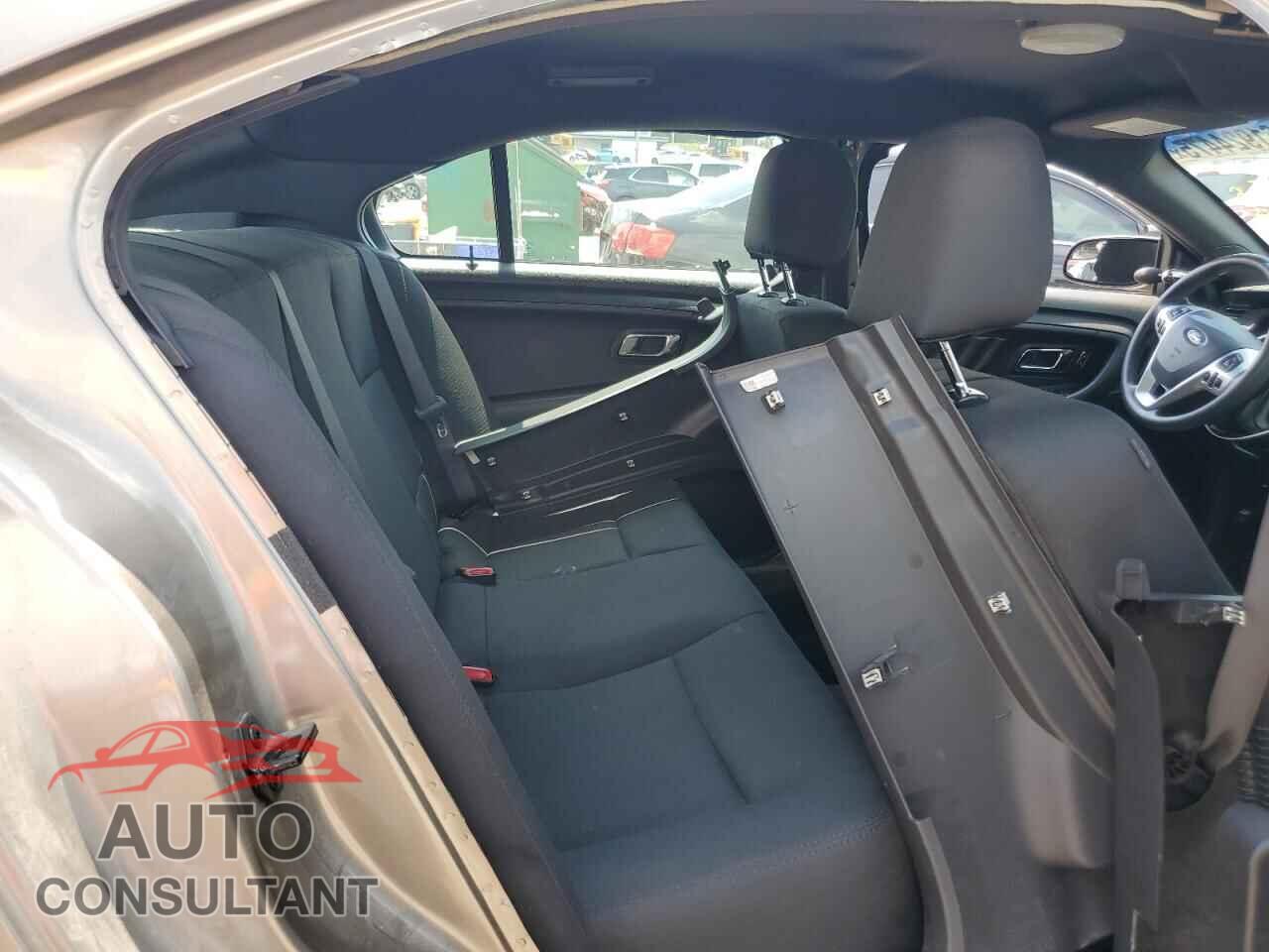 FORD TAURUS 2018 - 1FAHP2L84JG101374