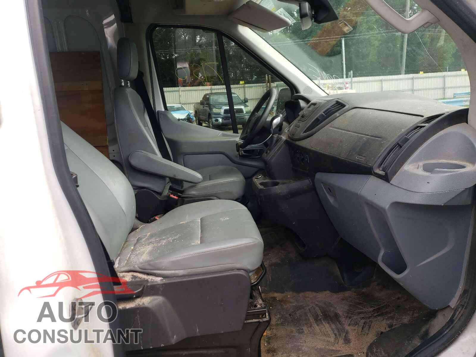FORD TRANSIT CO 2018 - 1FTYR1CM1JKB02846