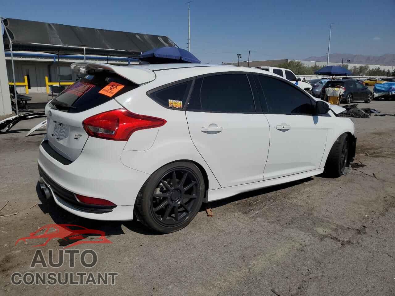 FORD FOCUS 2017 - 1FADP3L99HL310379
